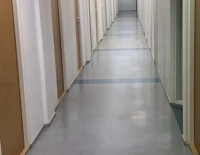 Office House Services 223 Hostel *